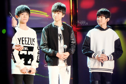 #麻秸姐姐，相伴十年# 分享三个软萌萌~~~@TFBOYS-王俊凯 @TFBOYS-王源 @TFBOYS-易烊千玺 #王俊凯##王源##易烊千玺#