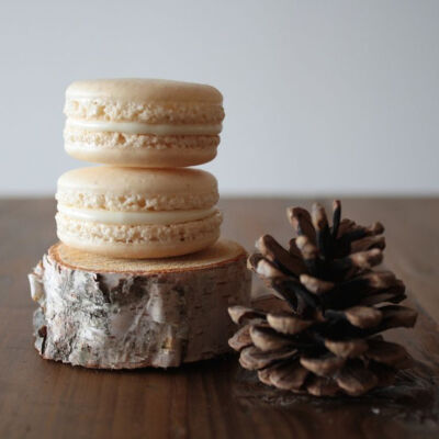 Eggnog Macarons - Liv for Cake