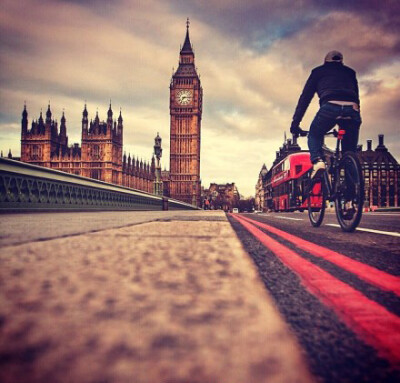 英国大本钟唯美HDR摄影作品，美轮美奂喔，已沉醉了。