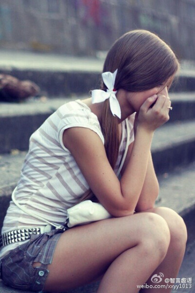 看到一段很有道理的话：越是一无是处一无所有的人，越是容易被激怒。随便一句话，就会暴跳如雷。如同墙头上的野草，一丝微风就能让它东倒西歪。反而那些很有成就的人，任凭外界流言蜚语或讥讽和嘲笑，他都会坚定地站…