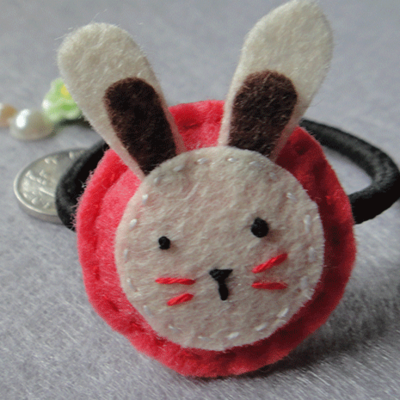 这么可爱的小兔子发圈，送给女儿作为礼物，她一定很欢喜！