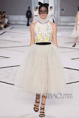 2015春夏巴黎高级定制时装周詹巴迪斯塔·瓦利 (Giambattista Valli) 秀场