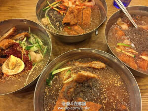 韩式料理：炸猪排冷面