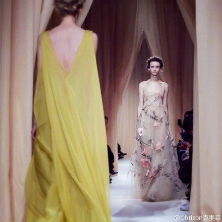 Valentino 2015 S/S Couture. 帷帐中走出的美梦