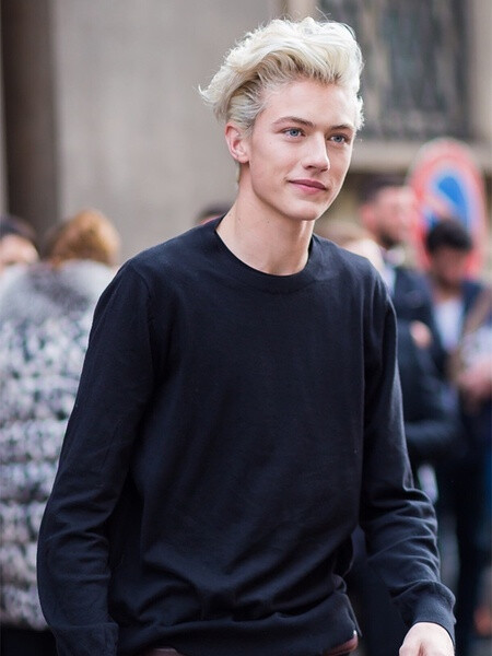 Lucky Blue Smith 一笑就崩了的小帅哥