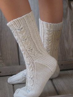 Owlie Socks - free pattern