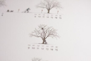 「一棵树的一年」创意台历本，52周每周一个故事。春夏秋冬，人聚人散，唯有时间默默窥视，未曾走开。丨设计者RМаксимом