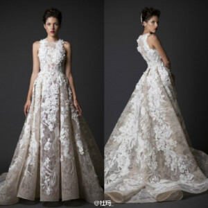 什么叫落入凡间的天使，看了Krikor Jabotian 2014 - 2015秋冬系列，你自会找到答案。裙摆的蓬松、香肩上的设计细节等等，都让你舍不得碰触这一件件艺术品。就连酷酷的连身裤也不失华丽感。