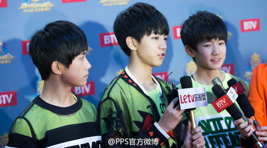 TFBOYS 2015北京卫视春晚后台采访