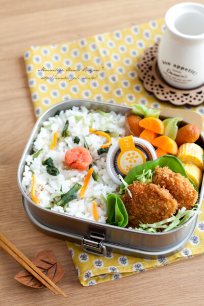 Today's Menu ・みぶな混ぜご飯明太子乗せ ・味噌カツ ・玉子焼き ・ウインナーとキャベツのコンソメ煮