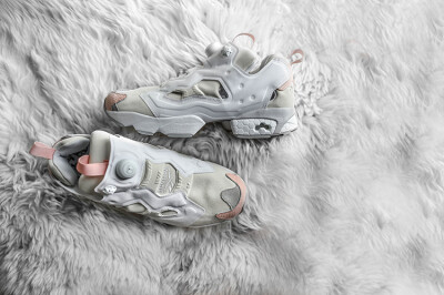 Reebok INSTAPUMP FURY OG 复古跑鞋2015羊年特别款