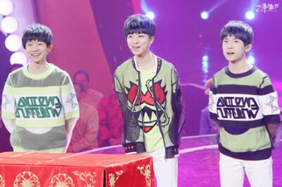 @TFBOYS-王俊凯 @TFBOYS-王源 @TFBOYS-易烊千玺 【喜欢你们，像飘着鹅毛大雪的冬天也能带来最深的暖意。】