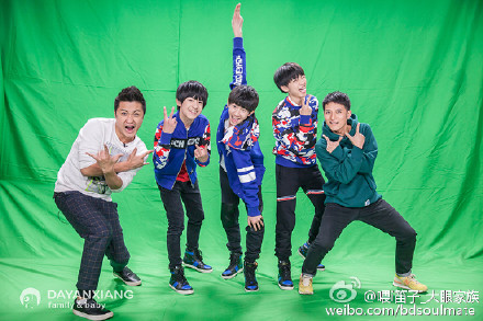 今晚TFBOYS空降《疯狂的麦咭》现场！TFBOYS-王俊凯 TFBOYS-王源 TFBOYS-易烊千玺！妈妈粉们敬请期待吧！