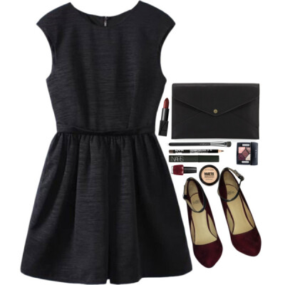 I love burgundy. And I love it even more with black. Perfect for the first, second or 100th date, for a night out on the town or a nice dinner at a fancy restaurant. #outfit #night #black