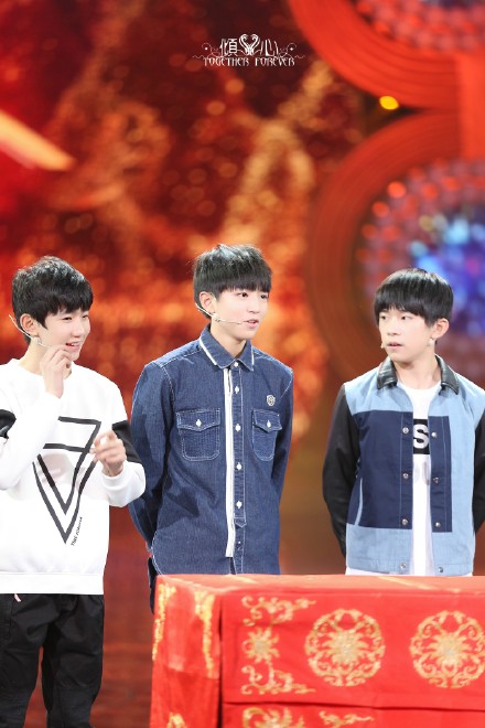 @TFBOYS-王俊凯 @TFBOYS-王源 @TFBOYS-易烊千玺 你们是我们的光啊。#初见千凯源，倾心复十年#