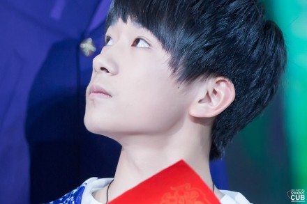 @TFBOYS-易烊千玺 ，假期快乐，春节快乐