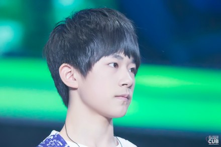 @TFBOYS-易烊千玺 ，假期快乐，春节快乐