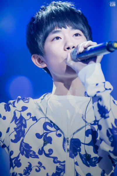 @TFBOYS-易烊千玺 ，假期快乐，春节快乐