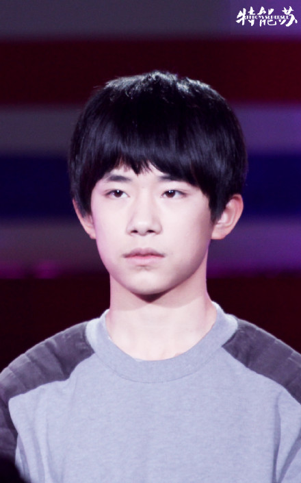 有没有那么一首歌 会让你想起我@TFBOYS-易烊千玺 O网页链接