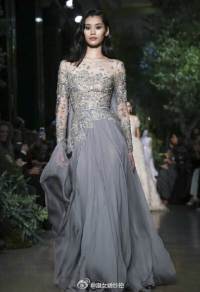 Elie Saab Haute Couture S/S 2015 ┃一向都以奢华高贵、优雅迷人的晚礼服而著称的仙女牌Elie Saab，每一季的高定都是仙女扎堆的地方。