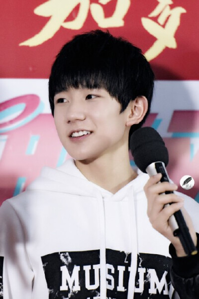 @TFBOYS-王源 You're born to win. Better tell all your friends. Cuz you get it in. You know~ Girls bring Roy out !! 羊年源源一定会大吉大利，比喜羊羊还喜气羊羊！！ Lo:O网页链接