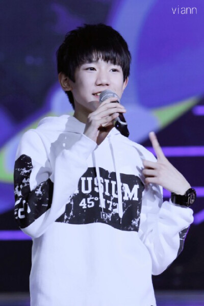 #TFBOYS王源# #王源# 超級無敵可愛精靈帥氣的小王子 (๑•̀ㅂ•́)و O网页链接