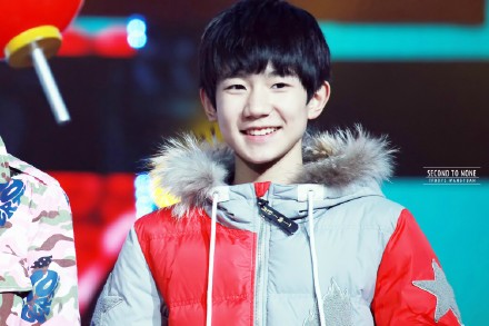 提前祝福大家新年快乐 @TFBOYS-王源 也祝福大家今天群组红包微信红包支付宝红包全都高中啦！&amp;gt;&amp;lt; 以及 红包能看清很多人 只吃不吐和一块钱分成一百份的 都是垃圾【可怜巴拉熬夜到凌晨四点只抽到九毛钱的一哥默默哭