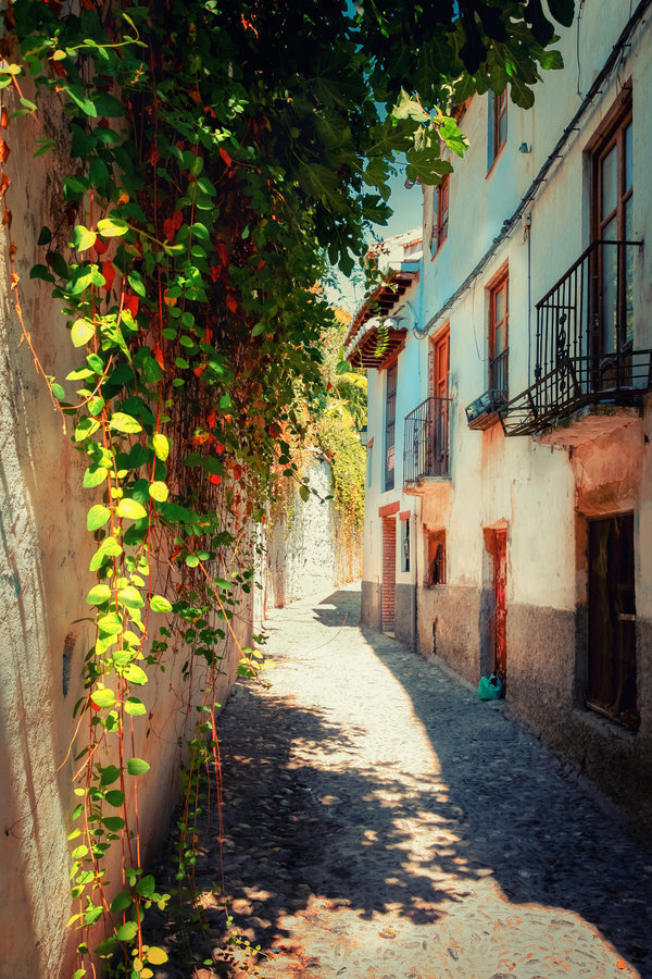 Summer in Granada by INVIV0