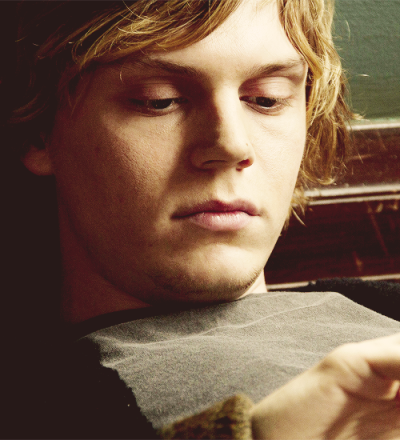 Evan Peters 伊万彼得斯