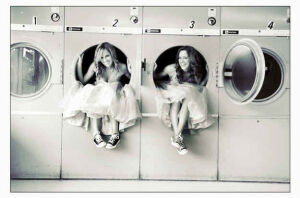 Or some laundromat mischief. | 37 Impossibly Fun Best Friend Photography Ideas