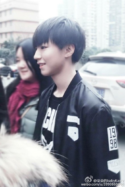 #王俊凯快去演电影##TFBOYS王俊凯# 想知道王俊凯的眼睛有多大？想知道他的脸有多精致？来来来，五官focus@TFBOYS-王俊凯 wjk 王俊凯