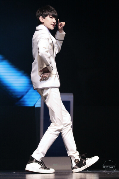 王源 150228 深圳步步高见面会 cr：王源星源站_ROYPLANET