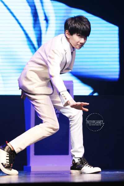 王源 150228 深圳步步高见面会 cr：王源星源站_ROYPLANET