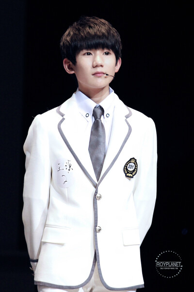 王源 150228 深圳步步高见面会 cr：王源星源站_ROYPLANET