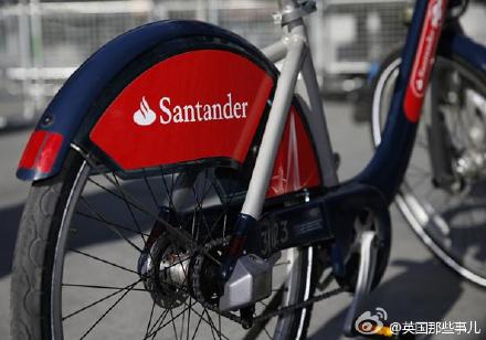 我勒个去！ 伦敦的那个巴克莱自行车要改名了！ Santander飙价飚赢了巴克莱和可口可乐。。。 拿到了接下来5年的合约！ 这些蓝车全部要刷成红车了。。。。 巴克莱现在一年赞助500万英镑。。。 Santander的新合约一年投750万。。。 欢迎新土豪-。-！