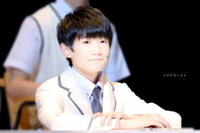 【王源 步步高家教机超级公开课】#王源# lots lots of love to you, my lovely milk. @TFBOYS-王源 渋谷毅《Milk》 KMilk （拍摄 @东北王俊凯 修图 原po）O网页链接