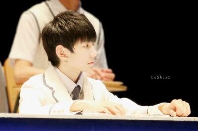 【王源 步步高家教机超级公开课】#王源# lots lots of love to you, my lovely milk. @TFBOYS-王源 渋谷毅《Milk》 KMilk （拍摄 @东北王俊凯 修图 原po）O网页链接