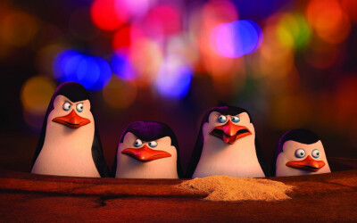 《马达加斯加的企鹅》讲述了一群萌萌搞怪的企鹅的历险故事。心情不好的时候看看这部动画片，绝对能让你立马忘掉不开心的事情。喜欢这部动画片的朋友快来下载这组高清壁纸吧！