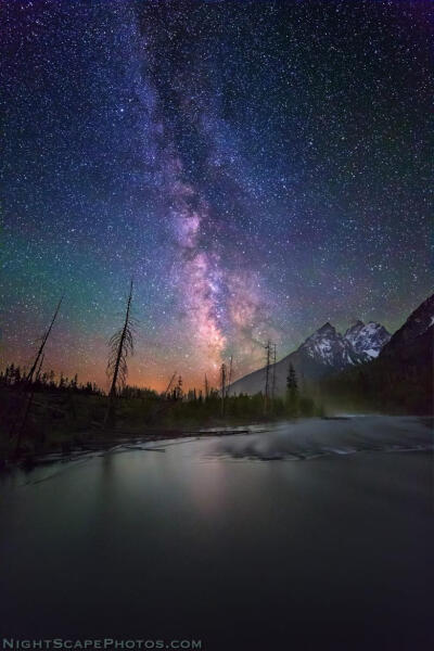 银河中的大提顿国家公园，图源 Roice's Nigthscapes