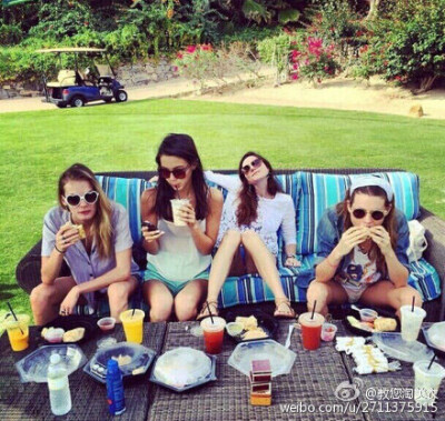 我希望我的好盆友们都能赚大钱， 然后养我