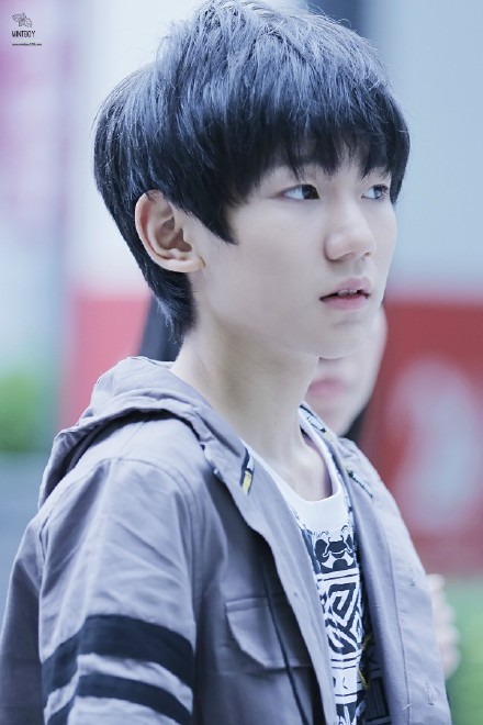 D-7 @TFBOYS-王源 皮肤真好...