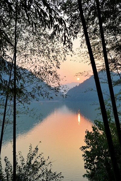 【美丽的中国】水库，日落。