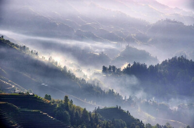 【美丽的中国】龙脊，远山。