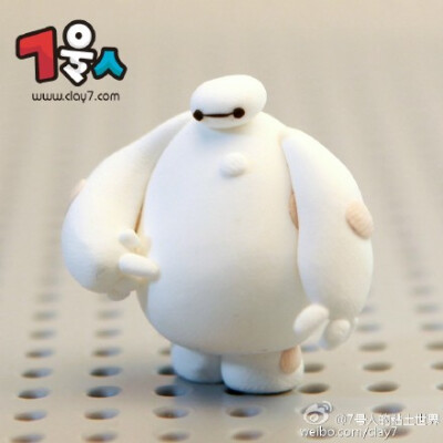 全球限量仅1套的大白粘土系列公仔，哈哈。7号人爱心亲做Baymax5只。