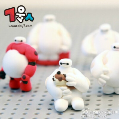 全球限量仅1套的大白粘土系列公仔，哈哈。7号人爱心亲做Baymax5只。