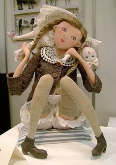 Textile dolls Tatiana Ovchinnikov. Comments: LiveInternet - Russian Service Online Diaries This doll is so darling. This site has some beautiful dolls to check out for ideas or just to admire!