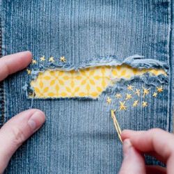 Great Tips on how to mend clothes in cute and clever ways! You can even sew a torn toy using these tips ^+^