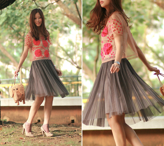 Mayo Wo - Blossom On Mesh Top, Seoul Sheer Pleated Skirt, Polka Dots Socks, Chloé Polka Dots Heels, Kate Spade Elephant Basket - Hot pink blossom