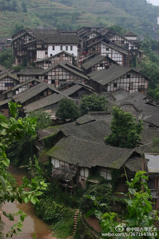 【箫雨】呜呜然若从深山幽谷飘来，虚静淡远.