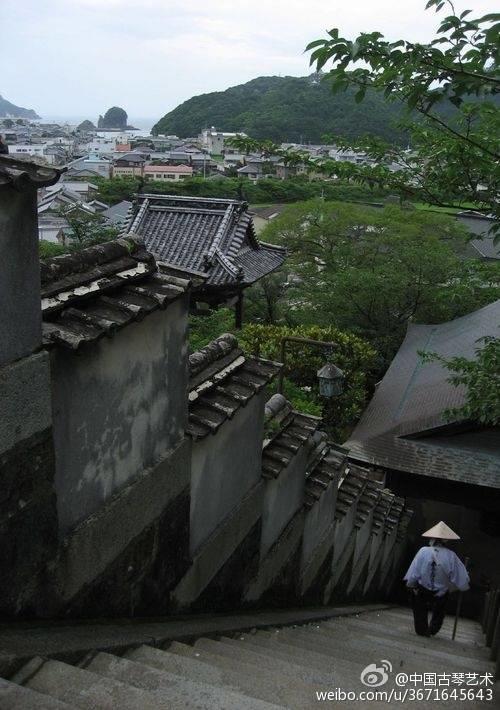 【箫雨】呜呜然若从深山幽谷飘来，虚静淡远.